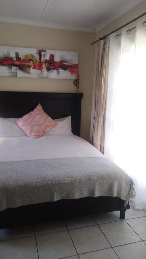 Self-Catering 1Bedr Cottage In Sandton With Free Wifi Johannesburg Exteriör bild