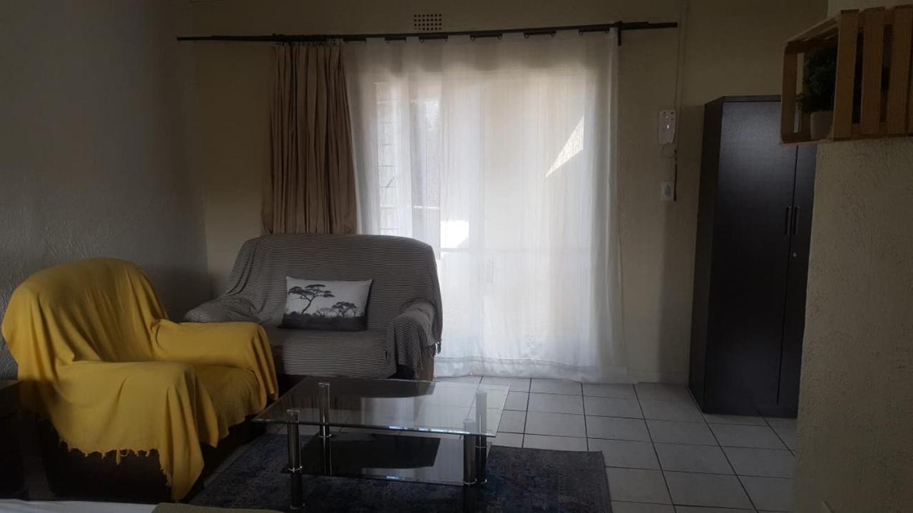 Self-Catering 1Bedr Cottage In Sandton With Free Wifi Johannesburg Exteriör bild